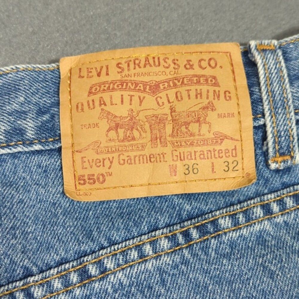Levi's Vintage Jeans Men's 36x32 Blue 550 Relaxed Fit Tapered Leg Denim Y2K
